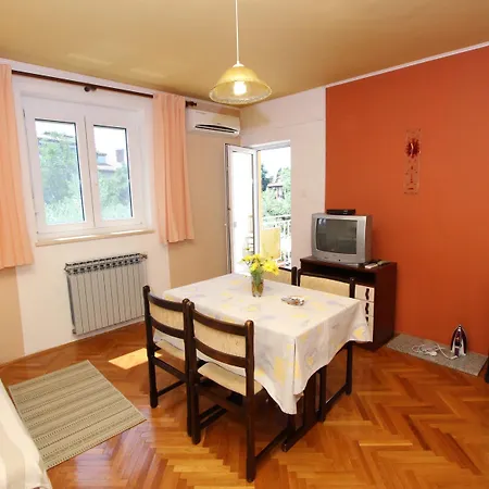 Rokov Apartman *