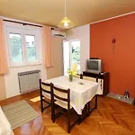 Rokov Apartament *